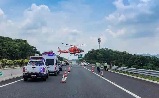 南召高速公路汽车救援案例